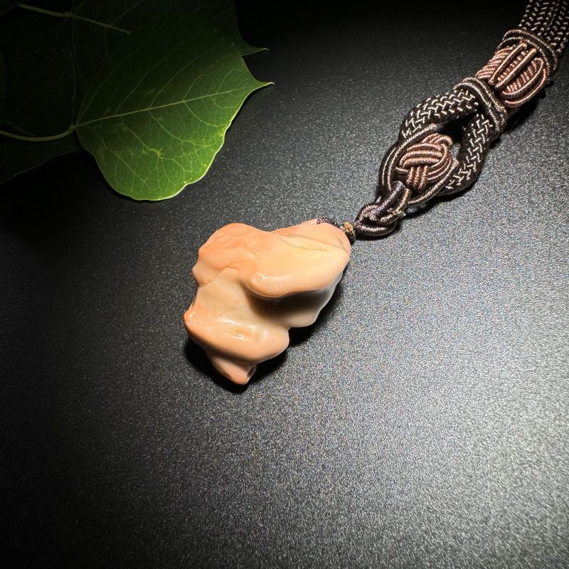 Himalayas Natural Sphene Rare Stone Hand Rope