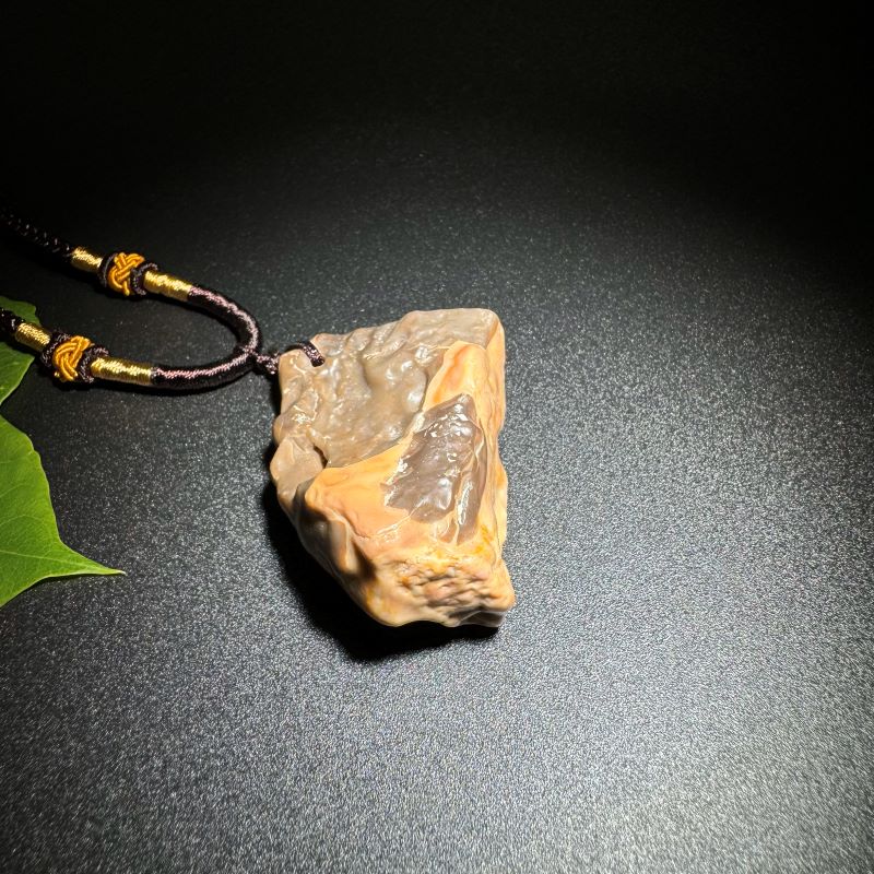 Himalayas Natural Emerald Rare Stone Pendant