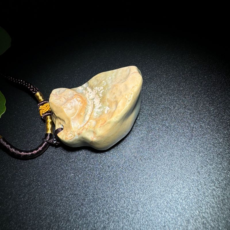 Himalayas Natural Sugilite Rare Stone Pendant